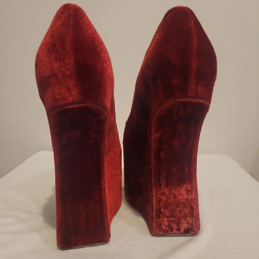 Jeffrey Campbell 